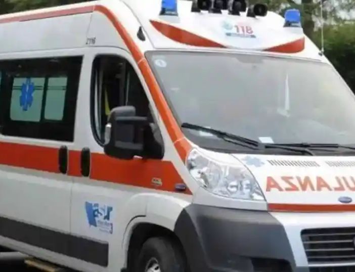 Cesano Boscone, 40enne si scaglia contro sanitari: arrestato dai carabinieri