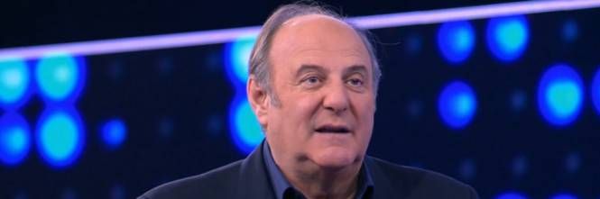 Gerry Scotti al premio “Lombardia è ricerca”: “Un anno fa ero in terapia intensiva, lo ricordo a chi nega”
