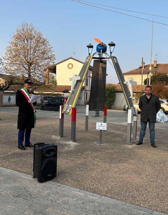 Mezzana Bigli: inaugurato il monumento dedicato all'ingegnere Nando Groppo
