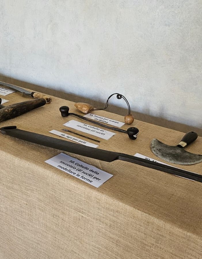 Pieve del Cairo: le immagini della mostra di oggetti d'altri tempi alla biblioteca Ponte