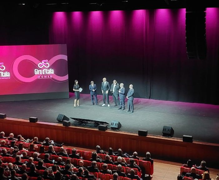 Giro d'Italia, giù il velo sull'edizione 2025: tutte le tappe (FOTO)