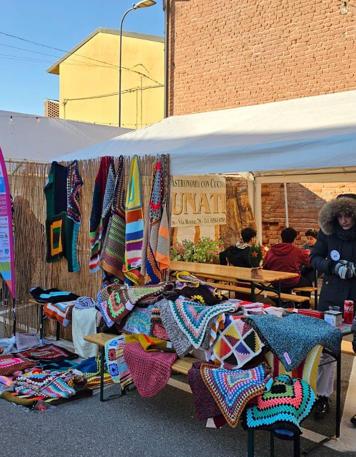 Pieve del Cairo: la magica atmosfera del Natale con il mercatino in piazza dell'oratorio