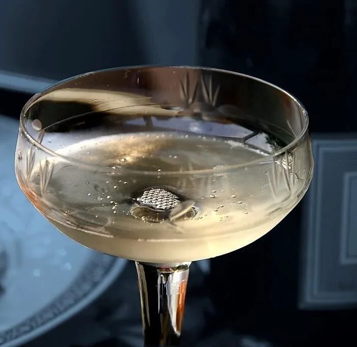 Fiumi di champagne...per evadere 170 milioni. Tre arresti a Milano