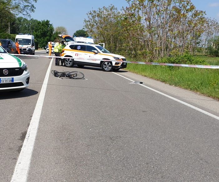 Magenta: giovane in bicicletta investito da un’auto lungo corso Italia, elitrasportato in ospedale con il codice rosso