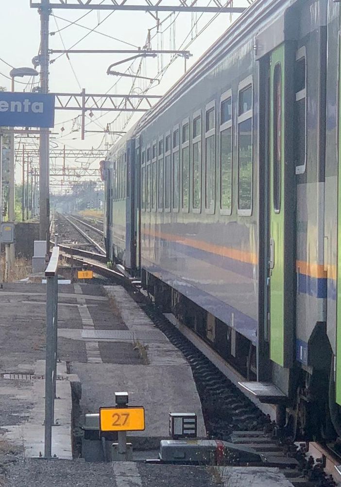 Treno da Milano Centrale a Novara salta la fermata di Magenta e torna in stazione in retromarcia
