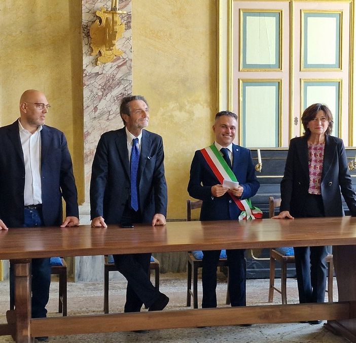 Pieve del Cairo: il governatore Fontana in visita al castello Beccaria, le immagini