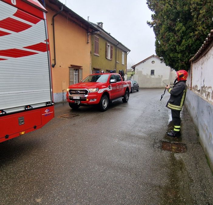 Pieve del Cairo: fumo denso da una canna fumaria, intervengono i Vigili del fuoco