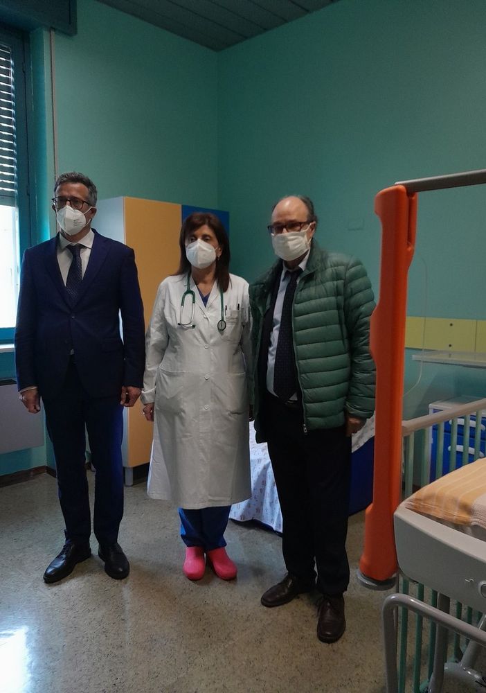 Vigevano: l'associazione Castrolab dona due camere di degenza al reparto di pediatria del Civile
