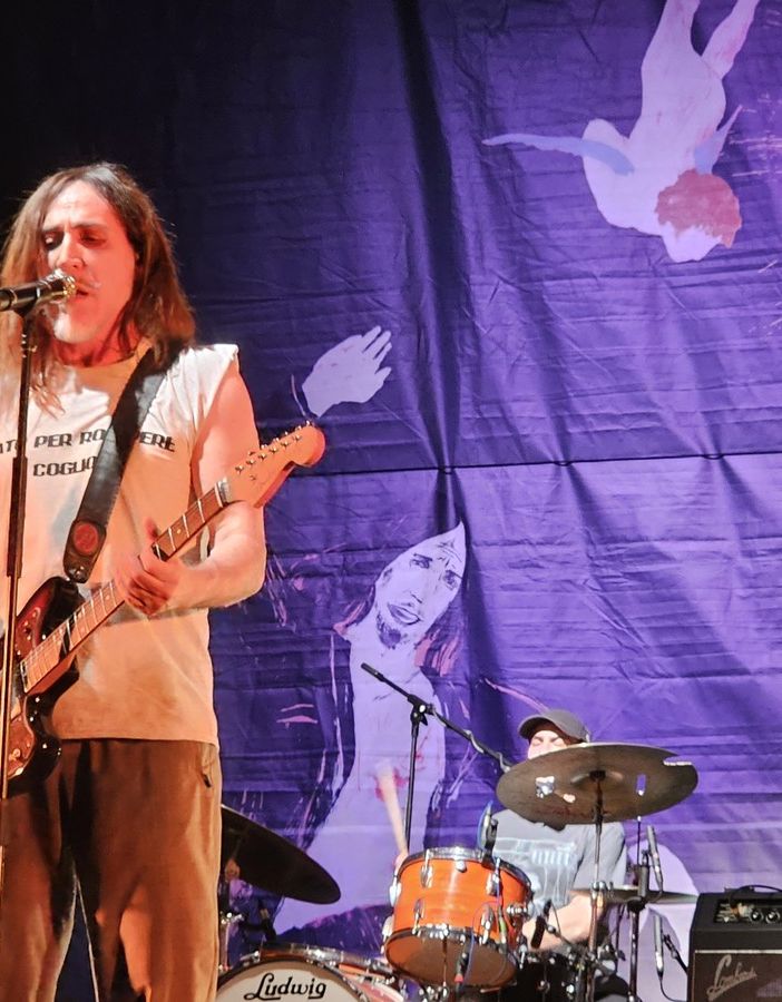 Pavia, le immagini del concerto di Manuel Agnelli al Castello Visconteo
