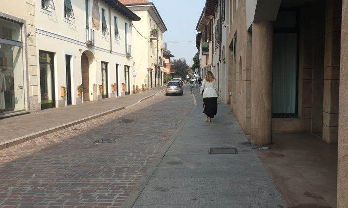 Magenta: donna derubata del portafogli in pieno centro