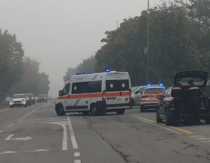 Magenta: incidente in via Maddalena di Canossa, scontro tra due auto