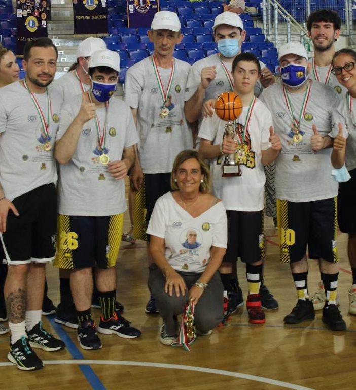 Vigevano: “Un amico per sempre” Il primo trofeo di basket Aldo Pollini alla squadra dei grigi (Lions Colonne). Ma la vittoria è di tutti