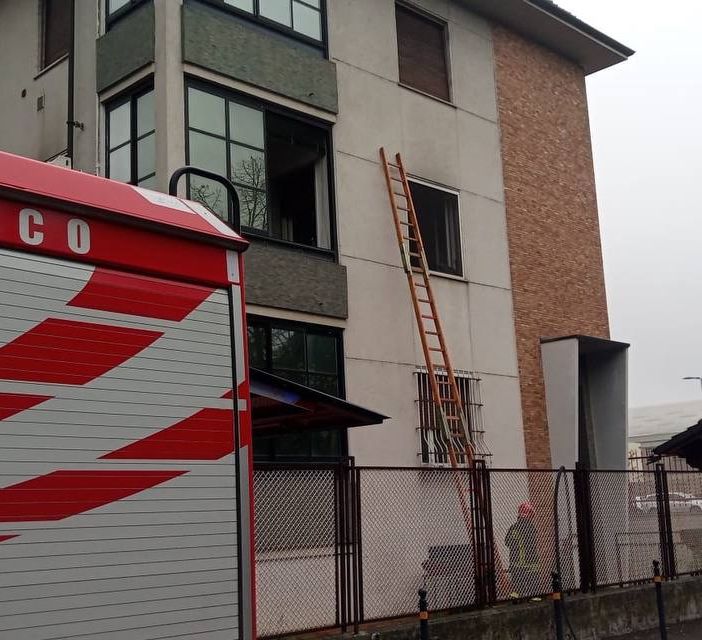 Voghera: incendio in appartamento, danneggiati alcuni ambienti