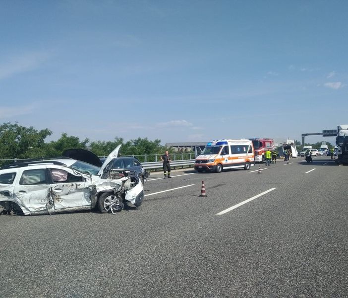 Carambola in A9 tra Saronno e Turate: cinque feriti e un furgone ribaltato