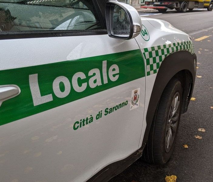 Lo invita a casa per fare sesso ma lo rapina con un complice. Donna di 36 anni denunciata