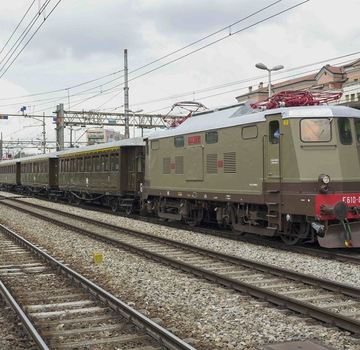 Trenord, il treno storico festeggia 100 anni con otto corse verso i laghi