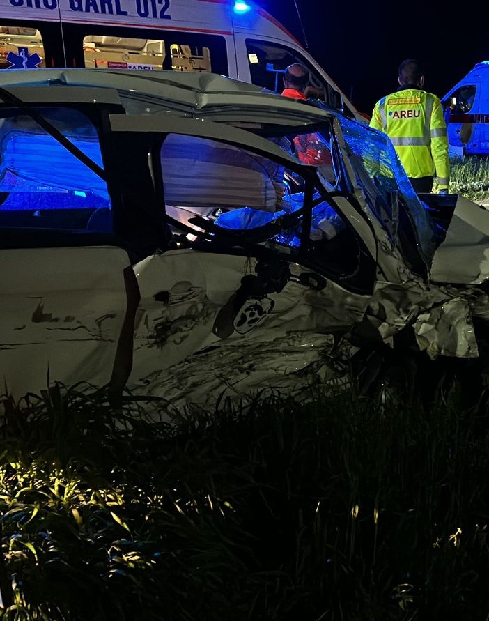 Tromello: scontro tra auto sulla provinciale 183, gravemente ferite due persone