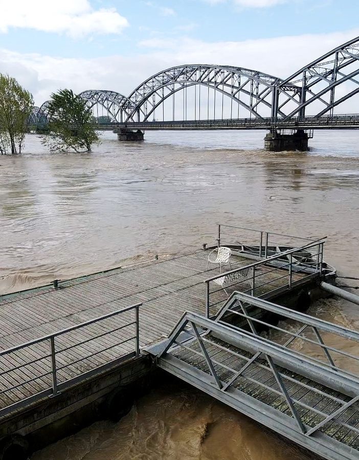 Le immagini del Po in piena al Ponte della Gerola