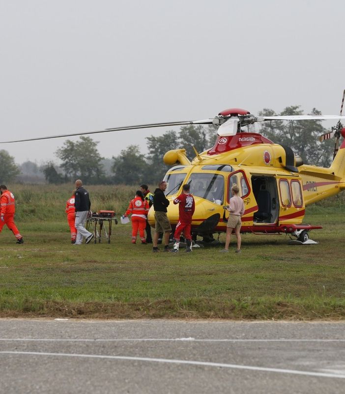 Ottobiano: cade sulla pista da motocross, 44enne trasportato con l'elicottero al San Matteo di Pavia