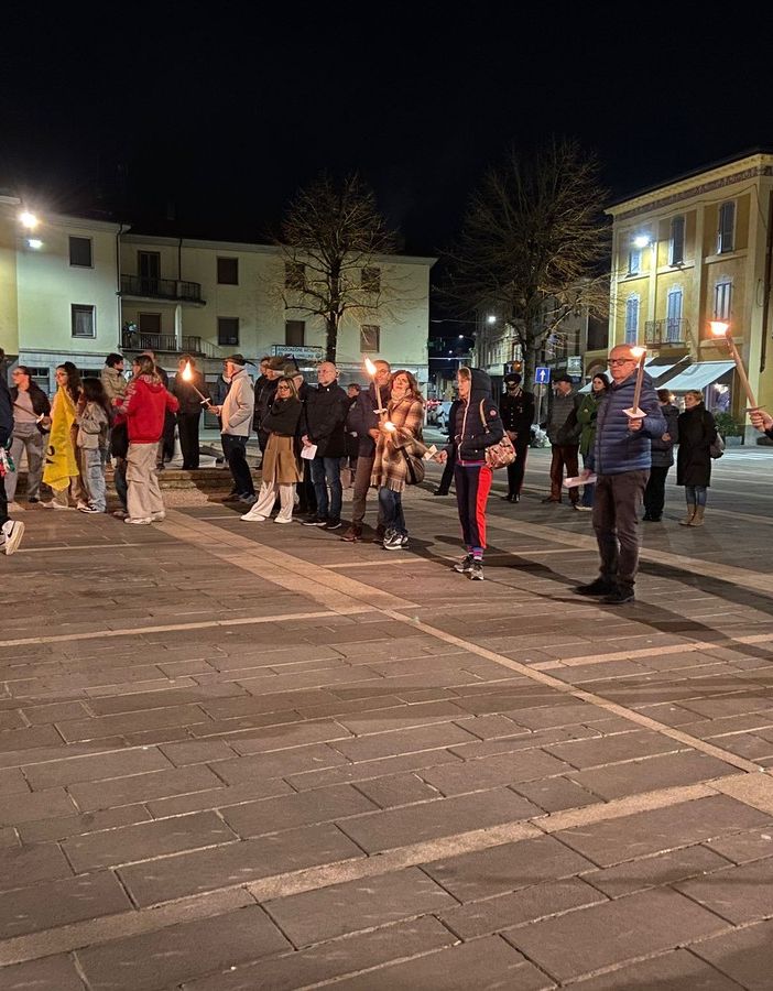 Mede: fiaccolata per ricordare le vittime delle mafie. Le immagini
