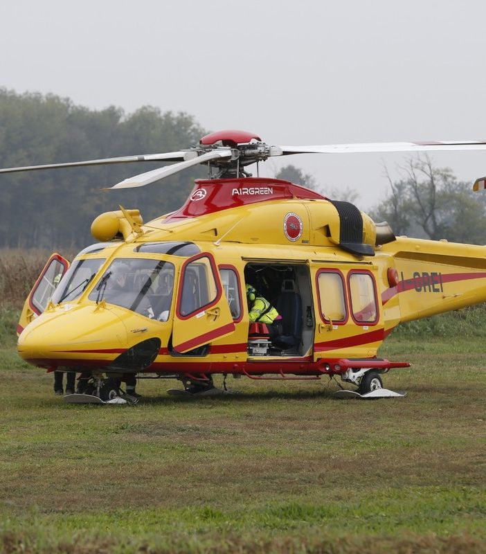 Ottobiano: cade sulla pista da motocross, 14enne trasportato con l'elicottero al San Matteo di Pavia