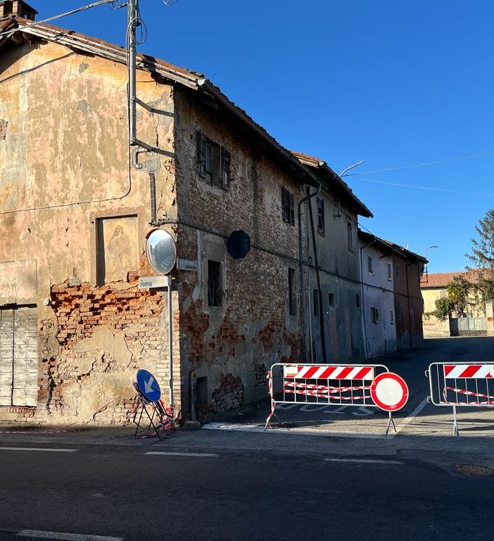 Cozzo: edificio pericolante in via Canticchio, chiusa parzialmente la strada
