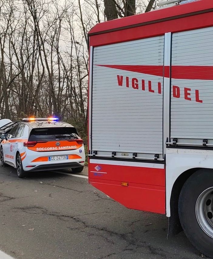 Mattinata di incidenti sulla 494, feriti e traffico in tilt