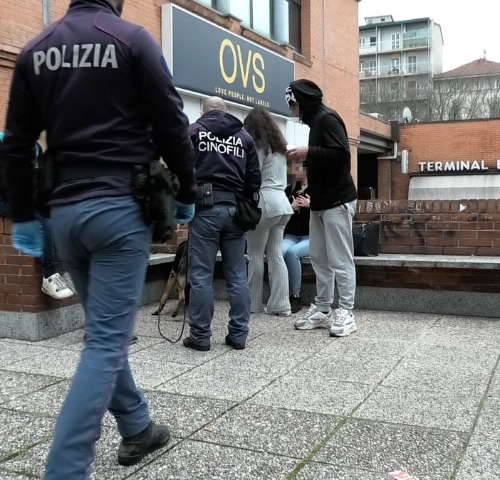 Pavia: tentato omicidio al centro commerciale Minerva, scattano le manette per due ragazzi