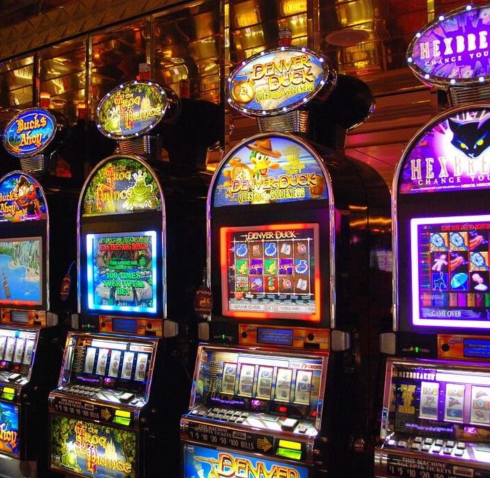 Banda armata piede di porco rapina titolare sala slot nel Pavese