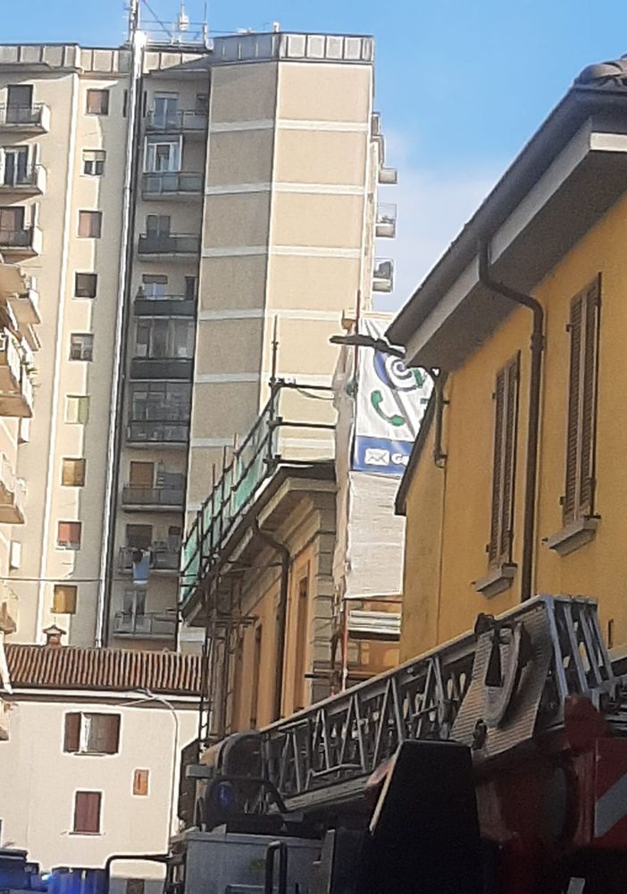 Mortara: principio d'incendio in un cantiere, sul posto i Vigili del fuoco