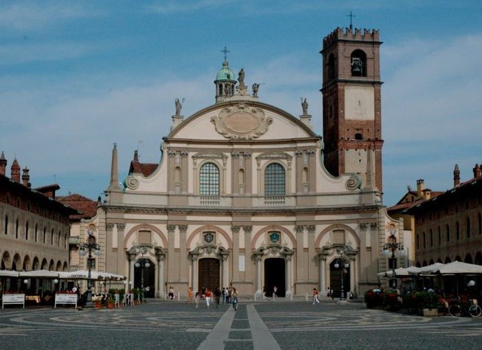Sarà una Pasqua in zona rossa. Spostamenti, seconde case e visite ai parenti: ecco cosa si può fare e cosa no