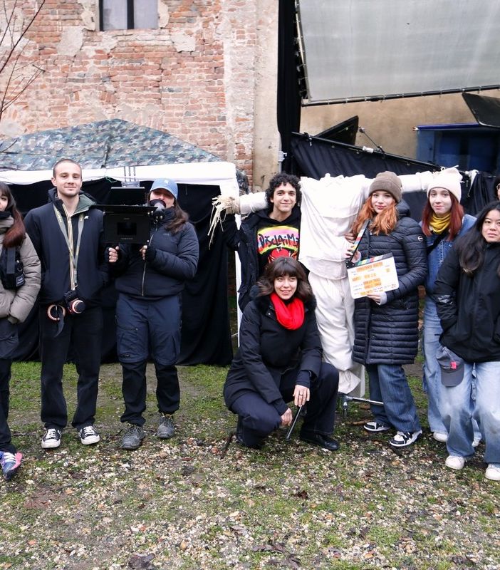 FOTONOTIZIA. Pieve del Cairo, troupe di studenti della NABA Milano gira un cortometraggio al castello Beccaria