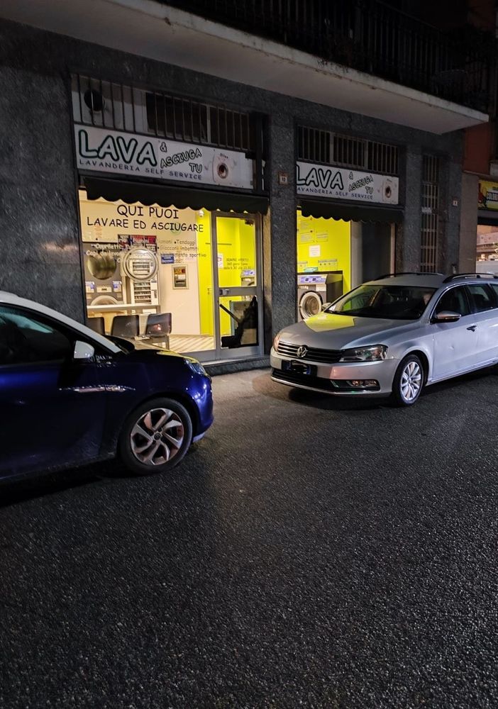 A Cerano una spaccata in lavanderia degna dei film di Totò….