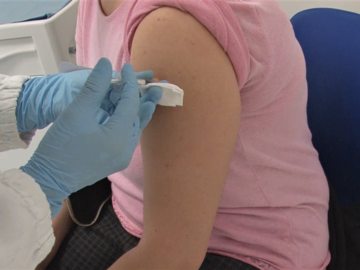Asst Pavia cerca medici specializzandi per gli hub vaccinali di Vigevano e Voghera