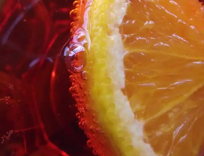 L’aperitivo non va mai fuori moda: in Italia se ne servono centinaia di milioni
