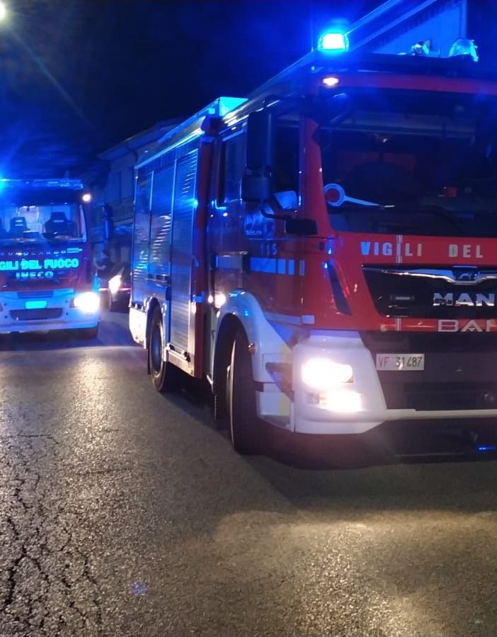 - (VIDEO) - Palestro: esplode bombola di Gpl in una palazzina, tre persone coinvolte, una in gravi condizioni