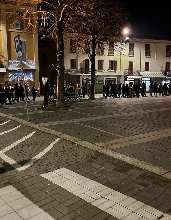 Mede, centinaia di persone alla fiaccolata nel ricordo di Andrea Ranzani Magni