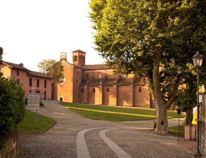 Morimondo, al via la demolizione della torre dell’acquedotto