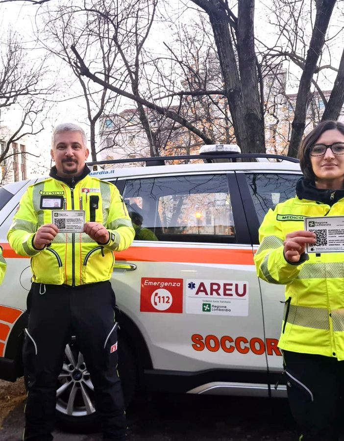 “Lombardia LIS sale in ambulanza con AREU: il servizio di video-interpretariato in lingua dei segni italiana che abbatte le barriere di comunicazione per i cittadini sordomuti”