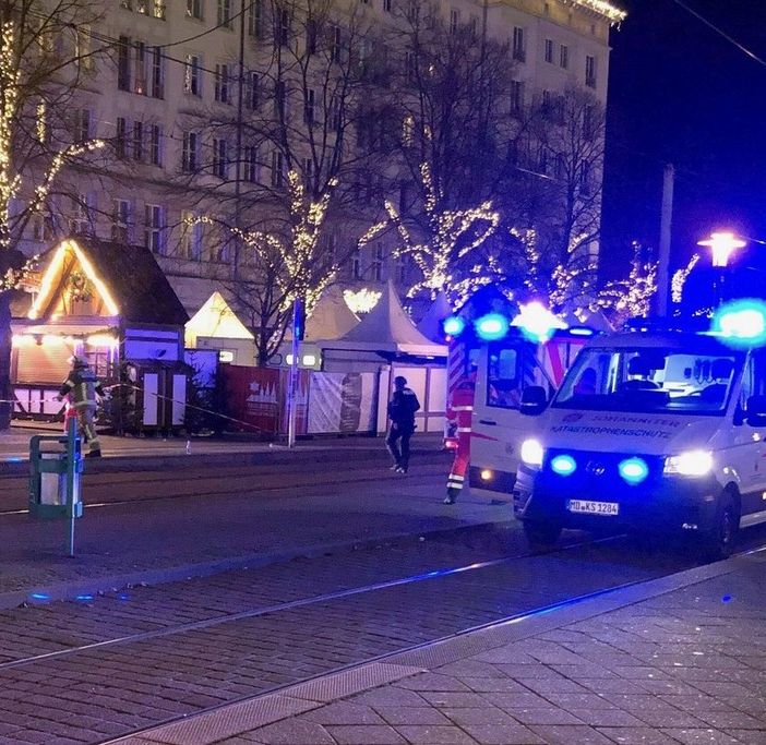 Germania, auto su mercatino di Natale a Magdeburgo: &quot;Due morti, tra le 60 e 80 persone ferite&quot;