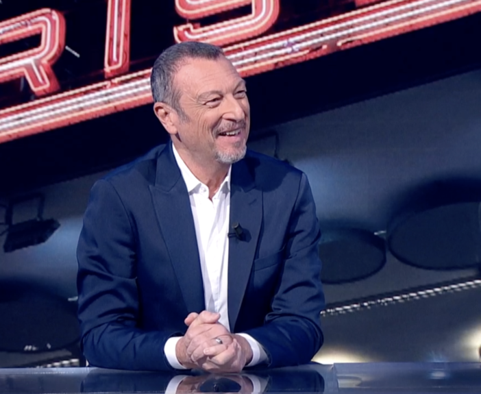 Sanremo: ecco i cantanti che si esibiranno sul palco di piazza Colombo nella settimana del 74° Festival