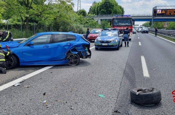Incidente tra due auto sull'Autostrada dei Laghi nei pressi di Solbiate Arno in direzione Varese