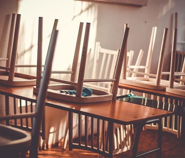 Scuole chiuse nessuna deroga, didattica in presenza solo per gli alunni disabili