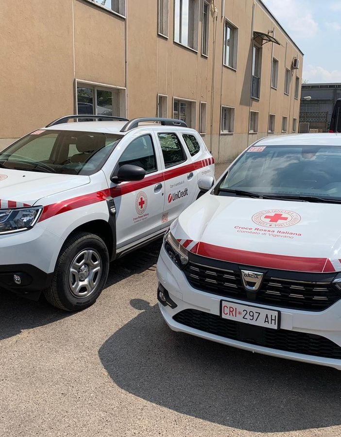 Due nuovi autoveicoli per il comitato di Vigevano della Croce Rossa