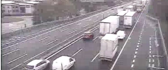 Ennesimo incidente sull'Autostrada dei Laghi tra Legnano e il bivio A9: due feriti e lunghe code