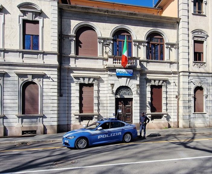 Viola il divieto di avvicinamento e chiede alla moglie un rapporto sessuale e al suo rifiuto l'aggredisce: pregiudicato 45enne arrestato dai carabinieri di Busto