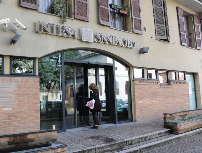 La rivoluzione di Intesa San Paolo: dal 2023 settimana lavorativa di 4 giorni