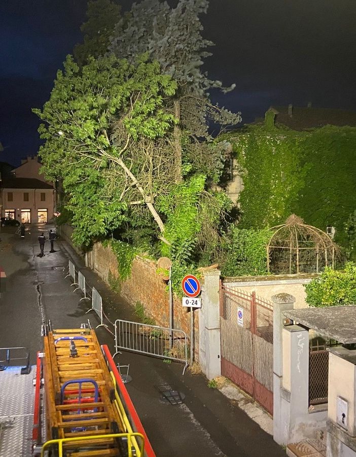 Maltempo in provincia di Pavia, le immagini degli interventi dei Vigili del fuoco