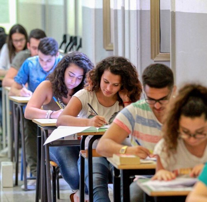 Scuola: Lombardia dote merito, 1.500 euro per gli studenti eccellenti