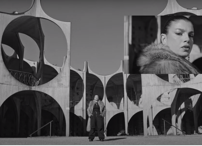 Emma Marrone al cimitero di Busto per il video della canzone con Fabri Fibra
